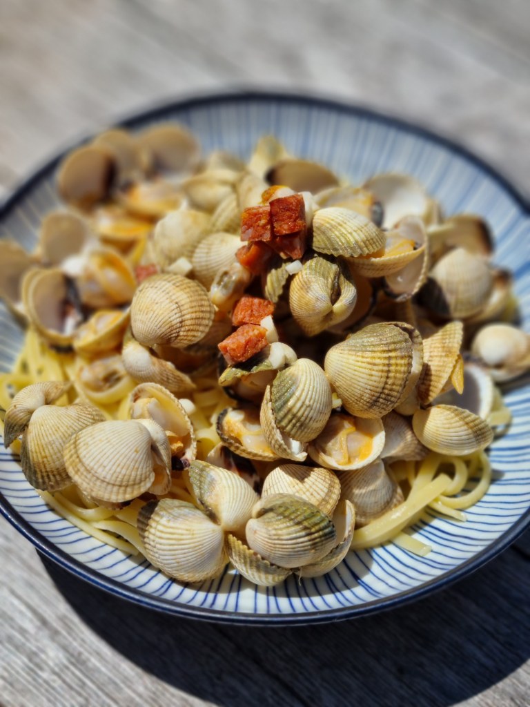 Linguines aux coques et au chorizo