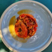 Tomates farcies au millet avec un reste de poulet rôti