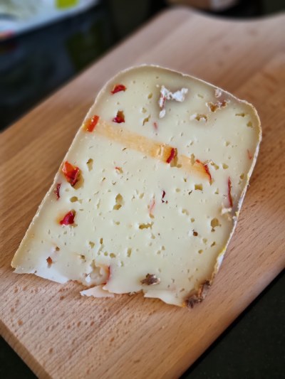 fromage de brebis au piment d'Espelette Intermarché Artigues près Bordeaux