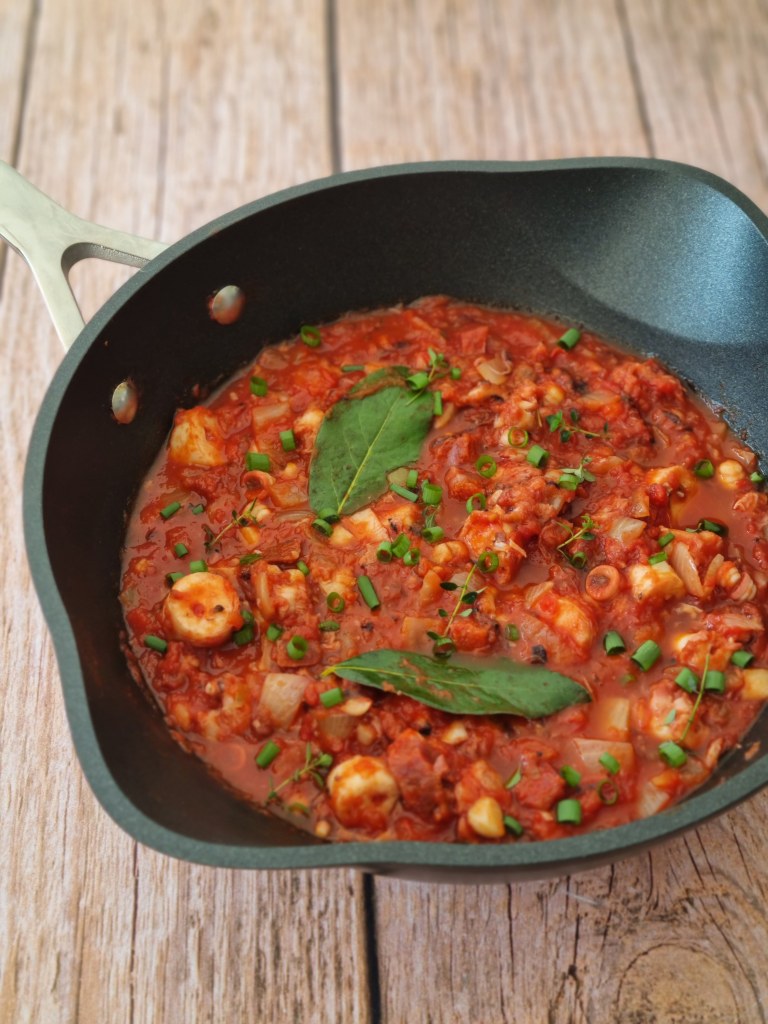 Comment cuisiner facilement du poulpe frais ? Poulpe au chorizo et sauce tomate
