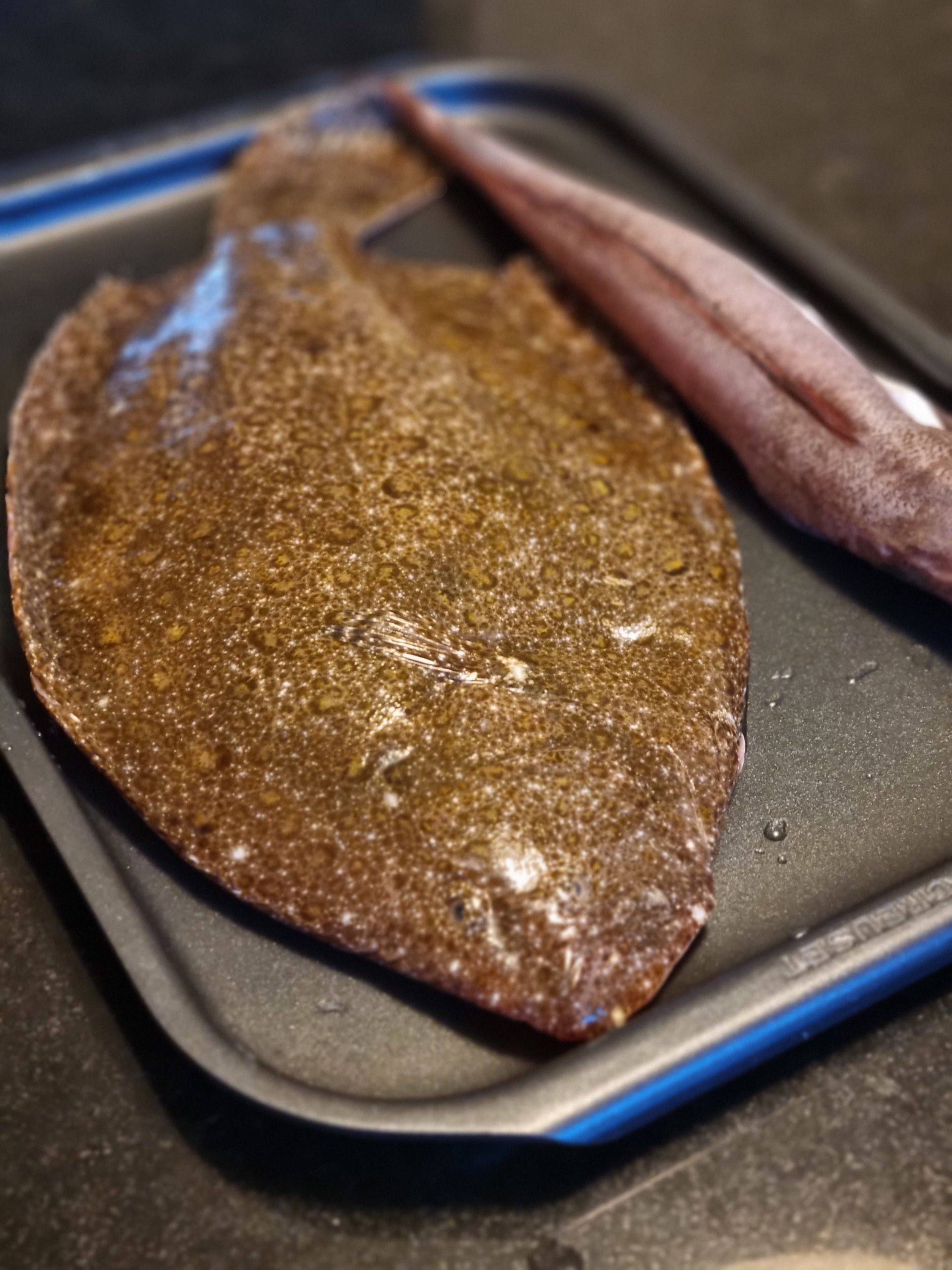 Filet de barbue, champignons de Paris et pickles de moutarde