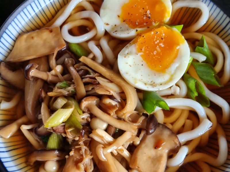 Ma recette de nouilles Udon aux champignons asiatiques | Audrey Cuisine