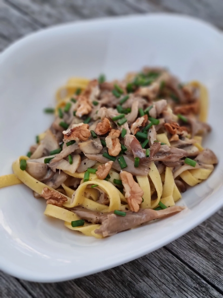 Tagliatelles aux pleurotes et aux noix