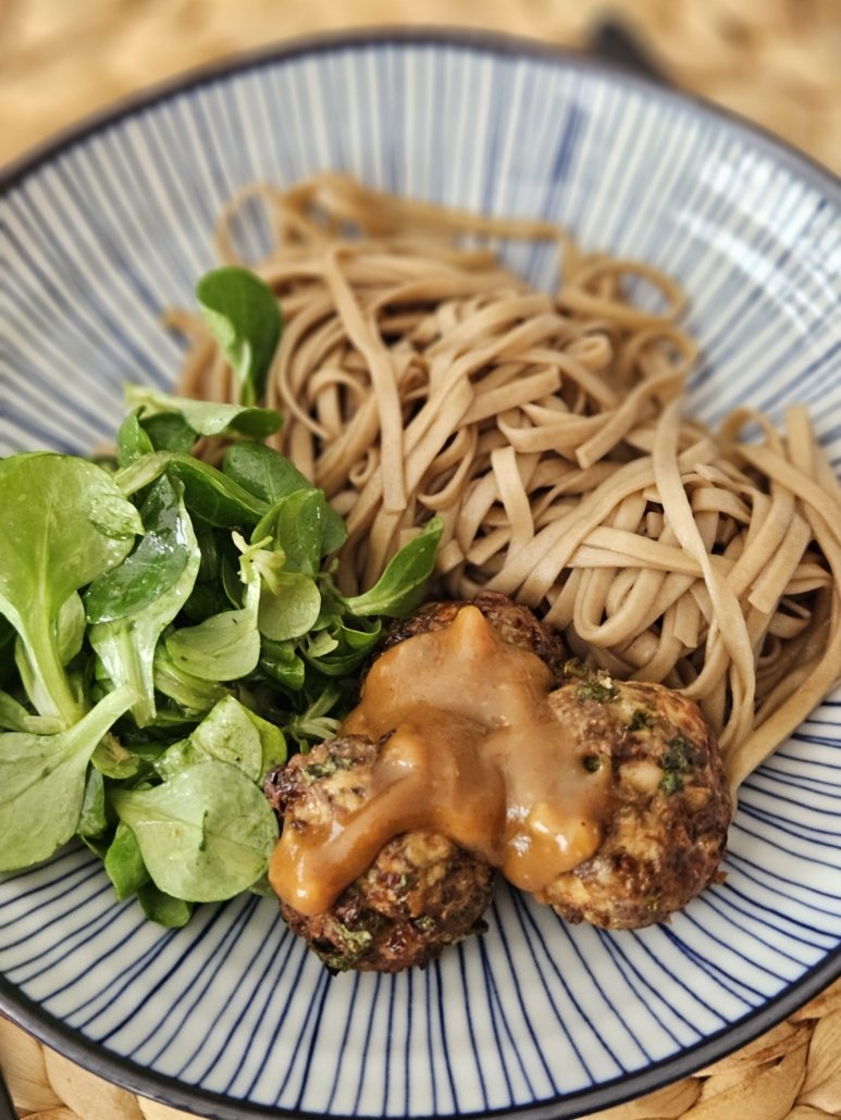 La recette facile de la sauce satay aux cacahuètes
