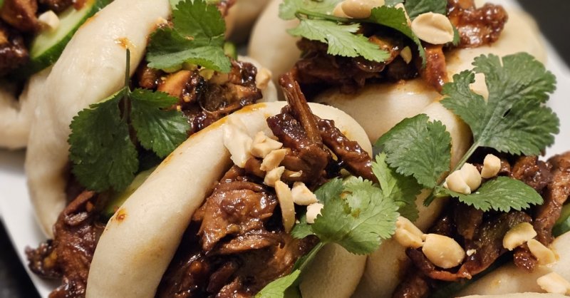 Bao burger au poulet caramélisé