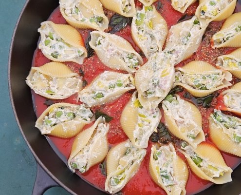 Conchiglioni farcis à la ricotta et aux petits pois