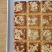 Gâteau moelleux au yaourt et à la crème de calisson