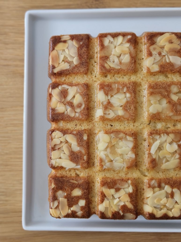 gâteau moelleux au yaourt et à la crème de calisson
