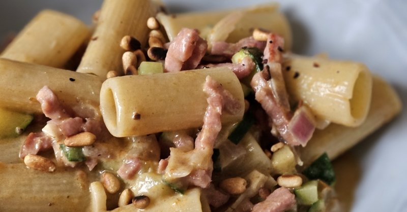 Rigatoni aux courgettes et bacon